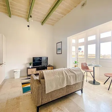 Lägenhet Maltese 2 With Traditional Balcony By Solea