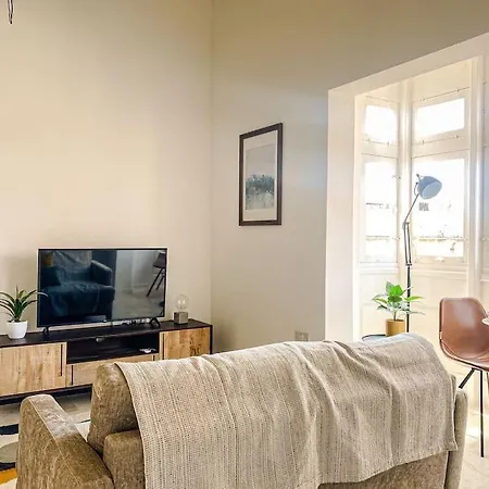 Maltese 2 With Traditional Balcony By Solea * سليمة