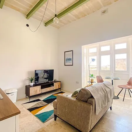 Maltese 2 With Traditional Balcony By Solea *