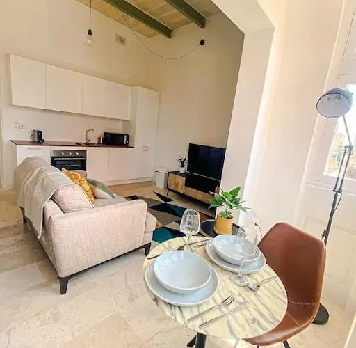 公寓 Maltese 2 With Traditional Balcony By Solea 斯利马