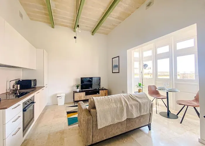 Maltese 2 With Traditional Balcony By Solea *