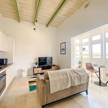 Maltese 2 With Traditional Balcony By Solea *